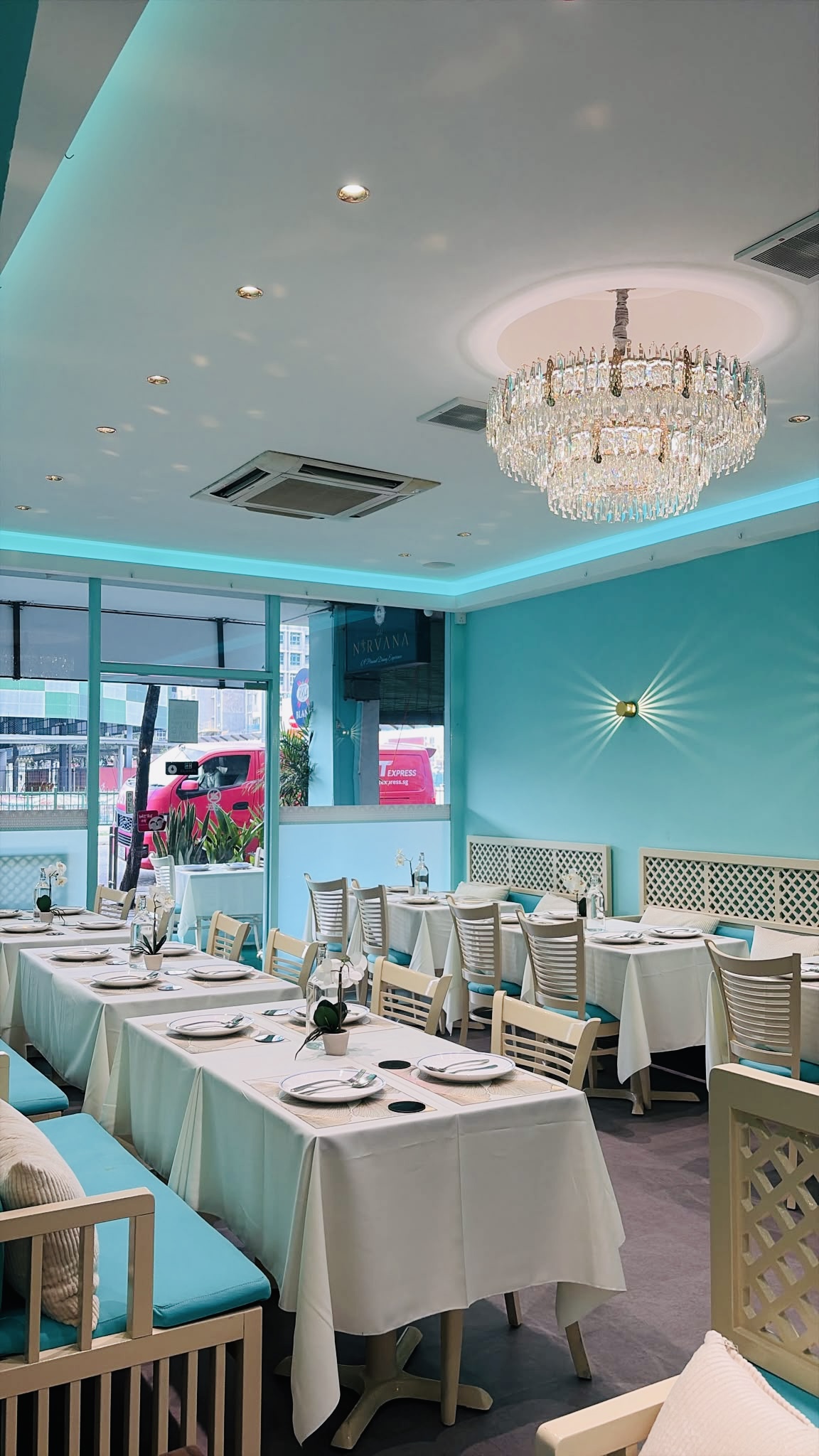  Dine-in Experience